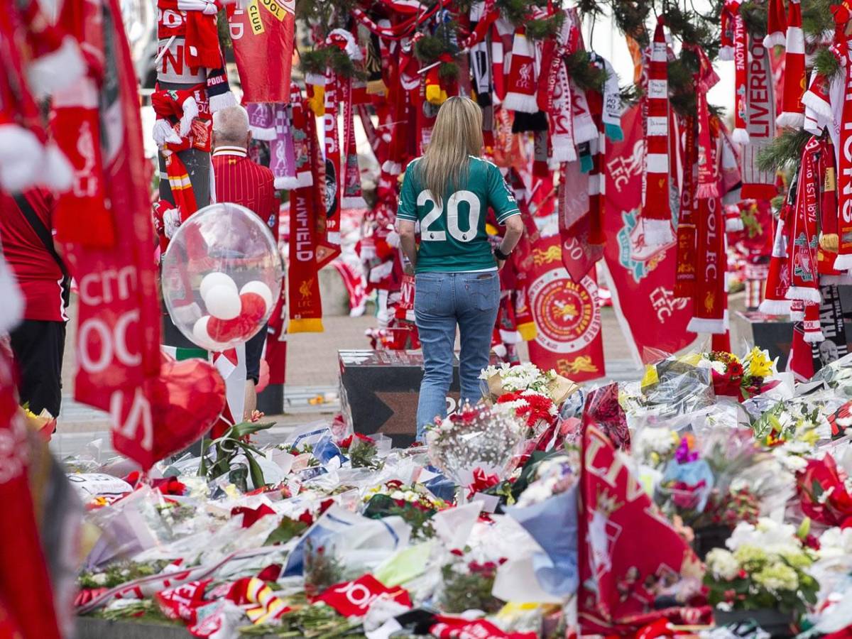 Esposa de Diogo Jota reaparece en emotivo homenaje en Liverpool: las desgarradoras imágenes