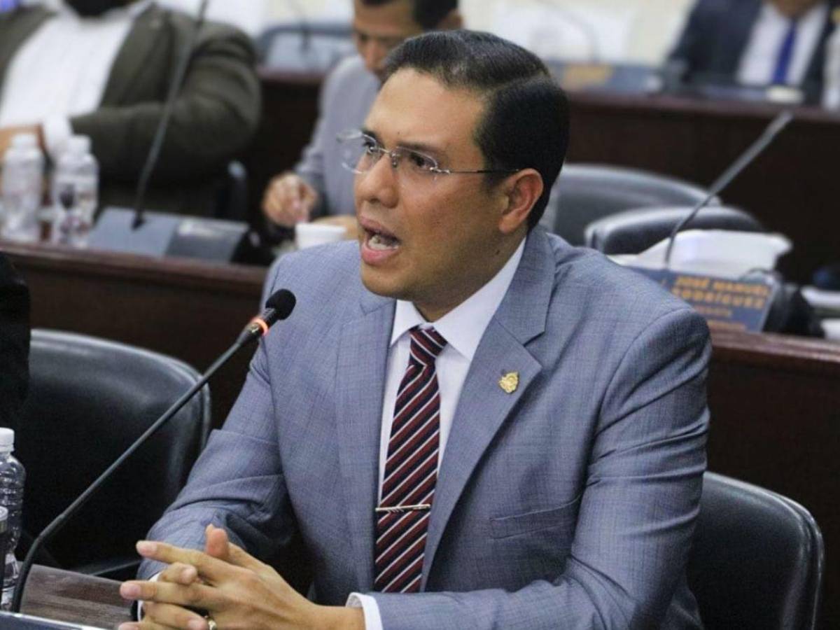 Mauricio Rivera recibe paliza en las primarias de Libre en Choluteca