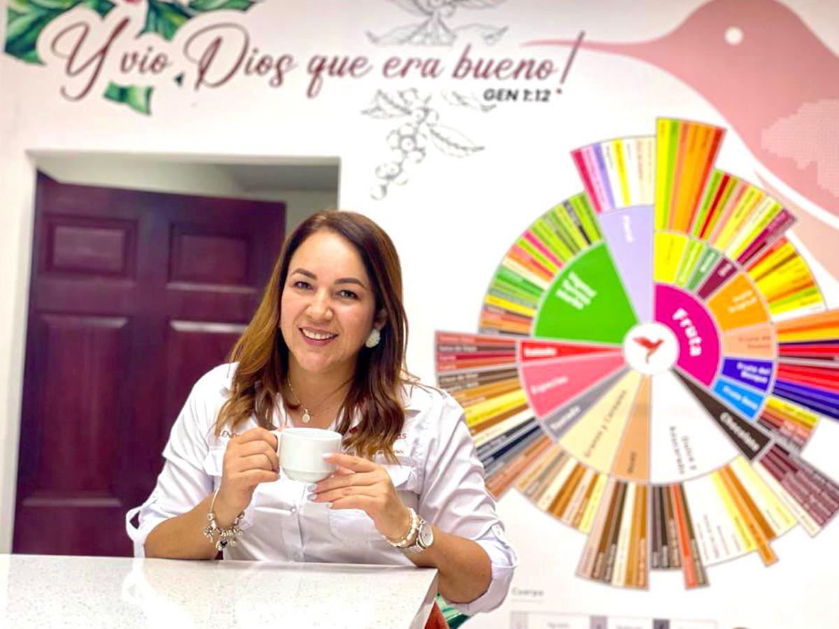 Glenda Margoth Peña Sanabria, Subgerente.