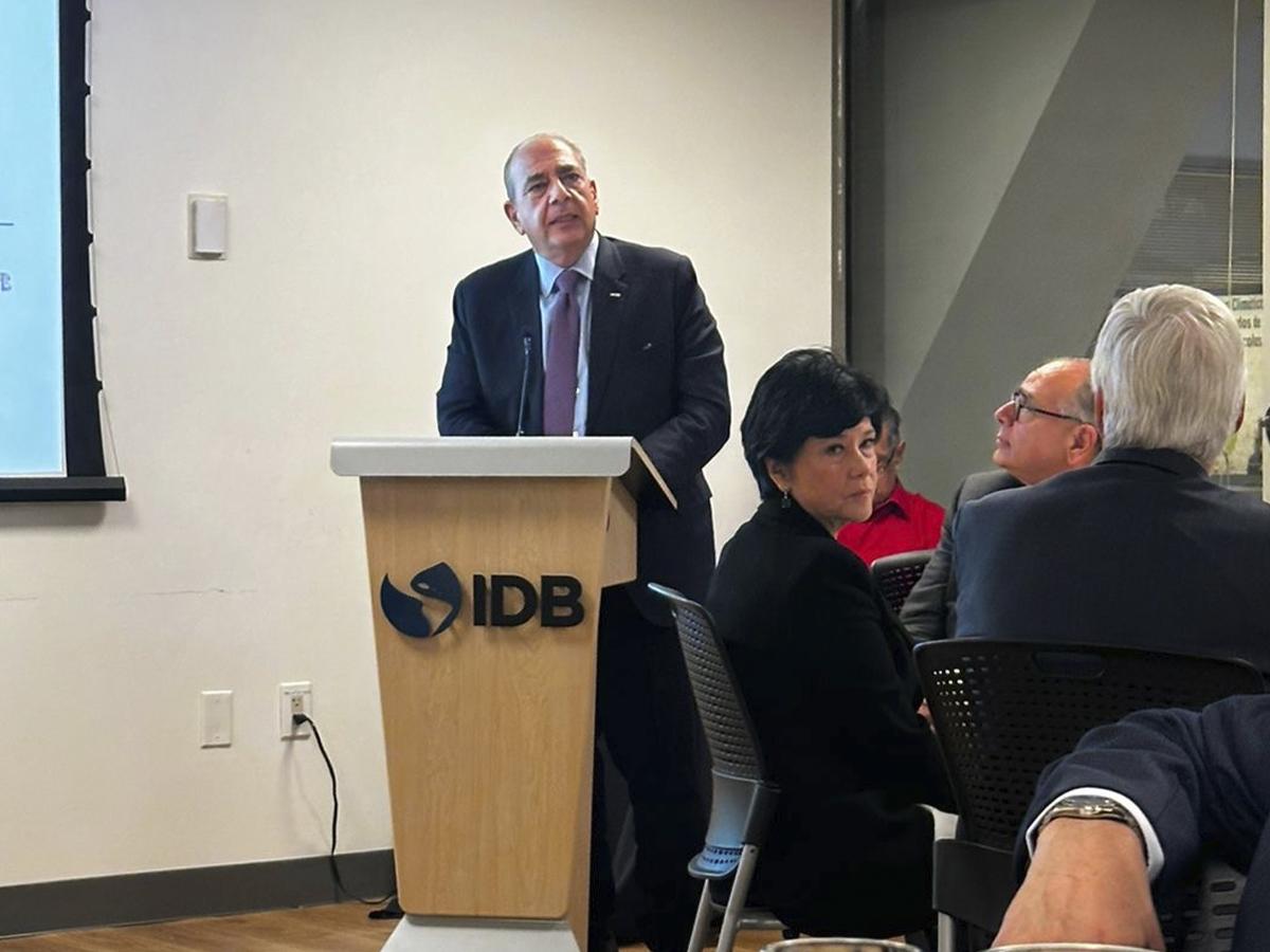 Camilo Atala, presidente de Grupo Ficohsa, destacó la remodelación que ha experimentado la región.