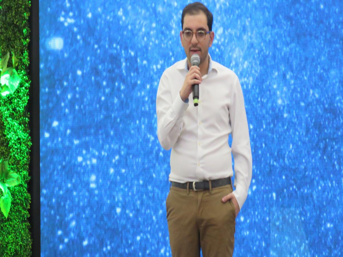 Mario Alejandro Faraj, jefe de mercadeo de Diunsa, brindó unas palabras y recalcó el compromiso de Diunsa con este tipo de eventos de impacto social.