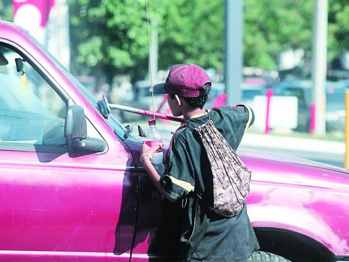 Denuncian a Honduras en la ONU por incumplir fallo a favor de 15 mil niños