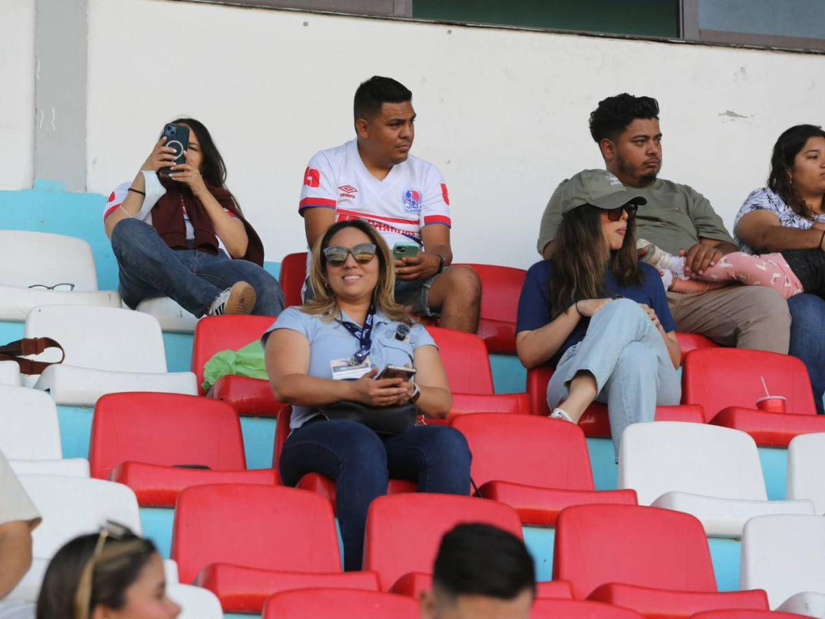 Las bellezas del clásico, show de Ultra Fiel y ambientazo para el Olimpia-Motagua
