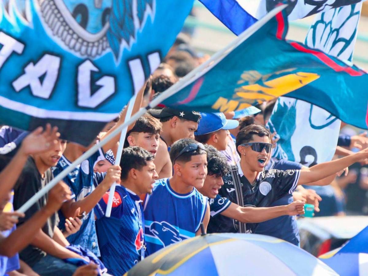 Motagua-Marathón: Beso de famosa periodista y ambientazo previo a la Gran Final