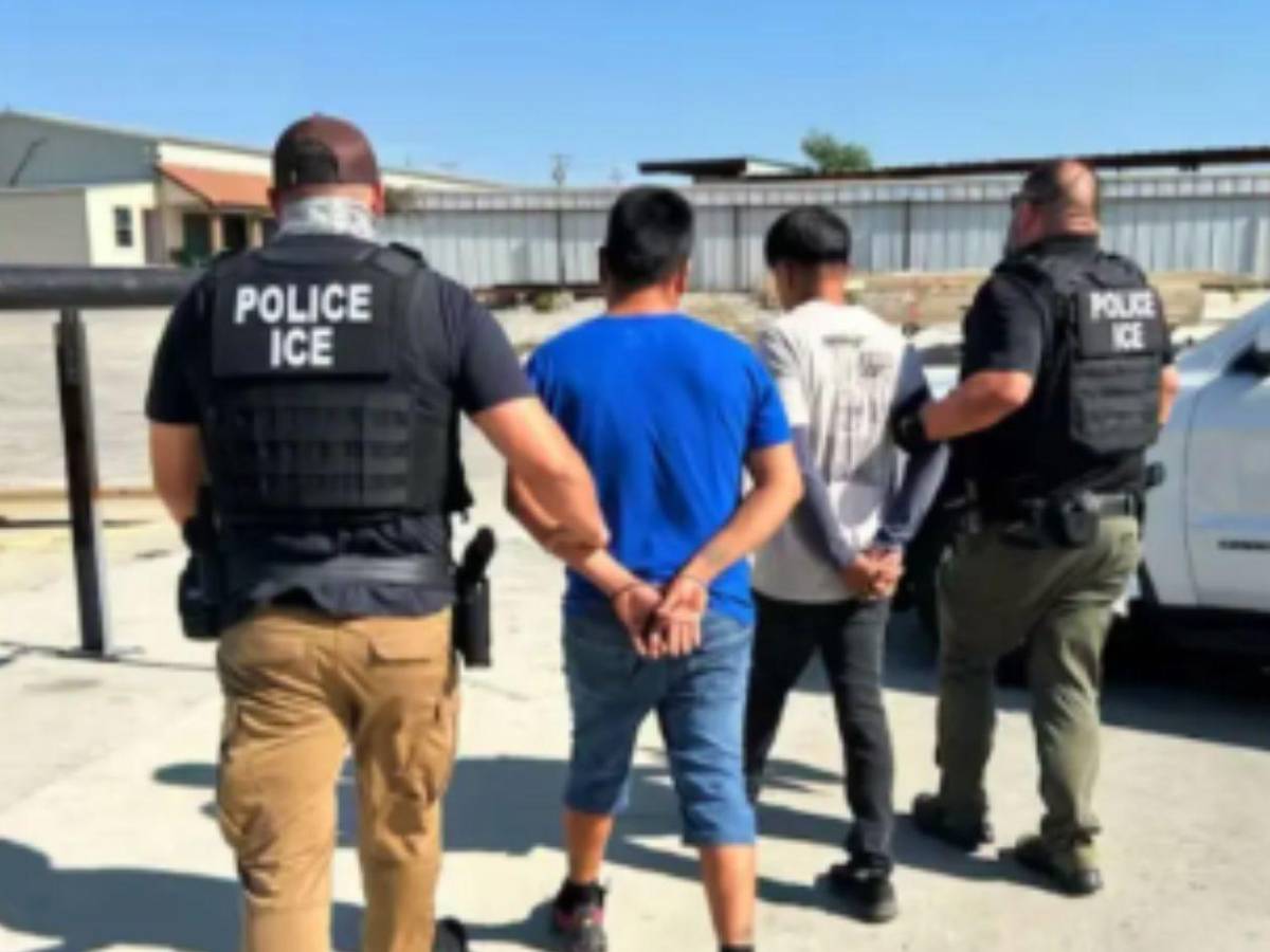 Polémica: ICE cambia normas de detención migratoria y borra protecciones laborales
