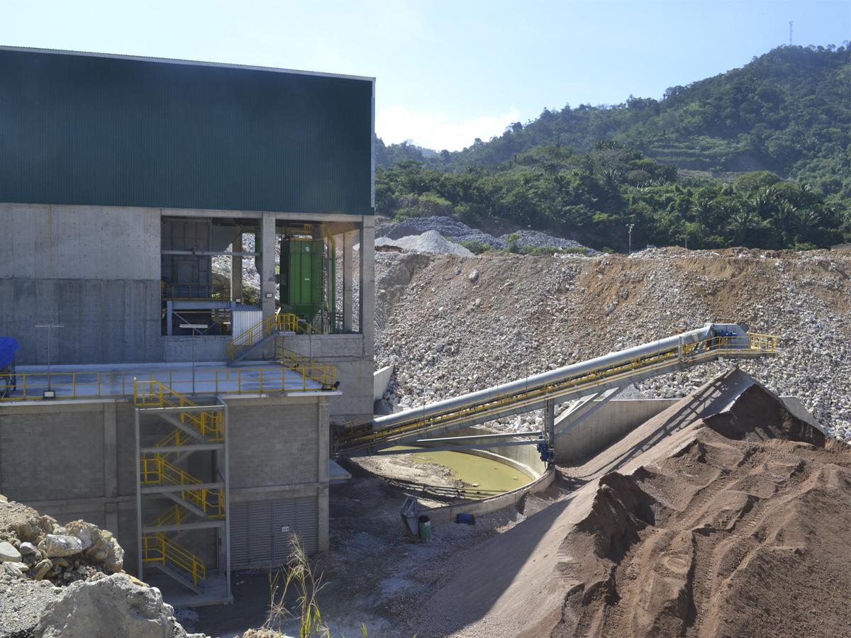 Cenosa ha invertido $6 millones en una nueva trituradora de materia prima.