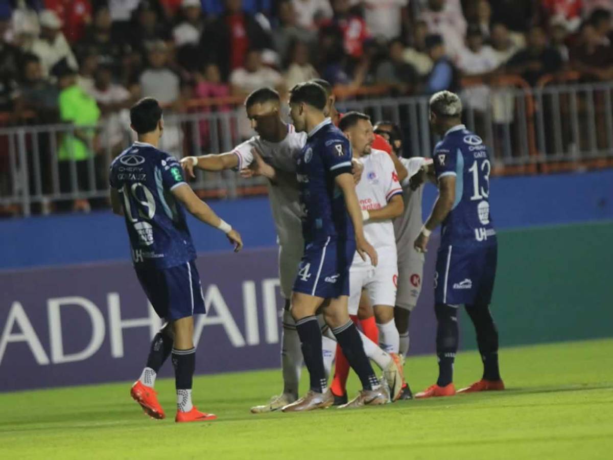 La pelea de Espinel tras eliminación de Olimpia, tristeza y provocador festejo de Cartaginés