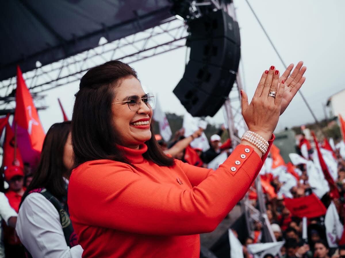 Rixi Moncada extiende la mano a la empresa privada del país en discurso en Atlántida