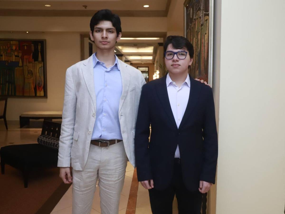 Celebran desayuno los futuros bachilleres de la Escuela Episcopal el Buen Pastor