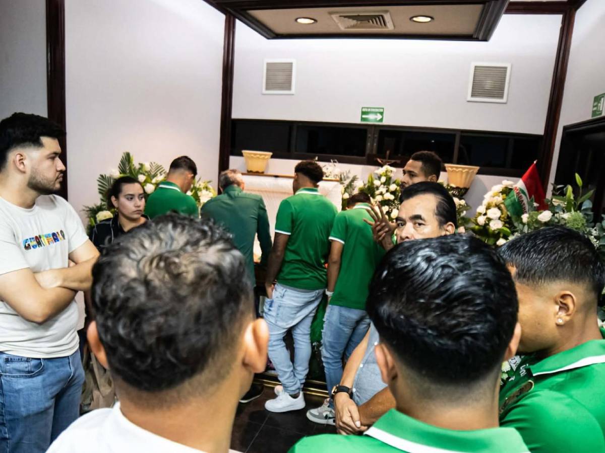 Desgarradoras imágenes en velatorio de Orinson Amaya: Su madre rompió en llanto y aficionados sorprenden