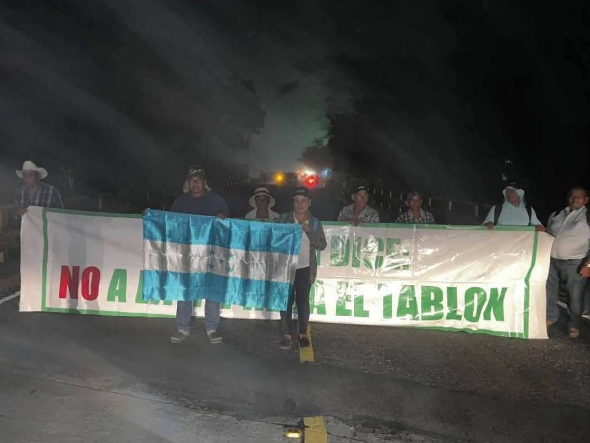 No a la represa El Tablón: pobladores de Quimistán bloquean la CA-4