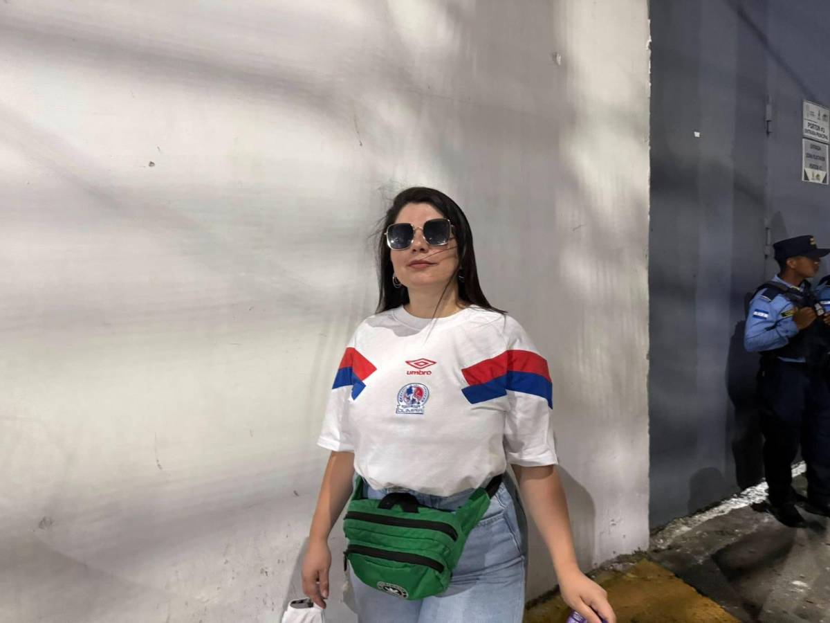 Las lindas chicas del Real España-Olimpia y así luce la cancha del Morazán