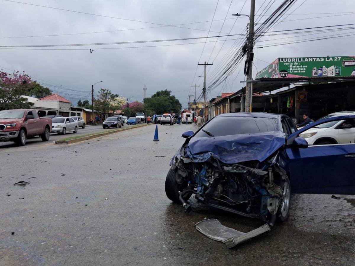 Aparatoso accidente deja cuatro heridos en SPS