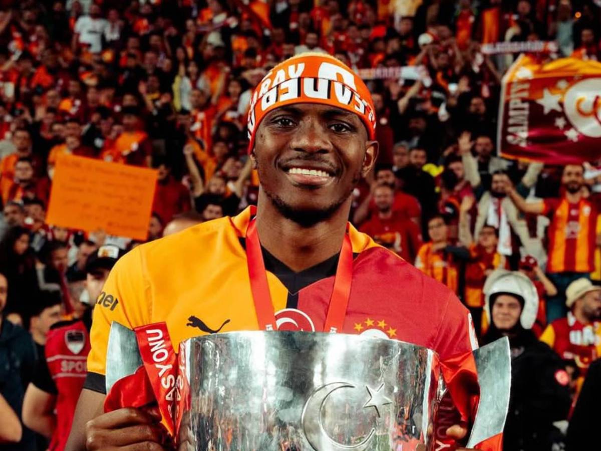 Rival del Real Madrid va por cinco fichajes galácticos, un crack del Barcelona