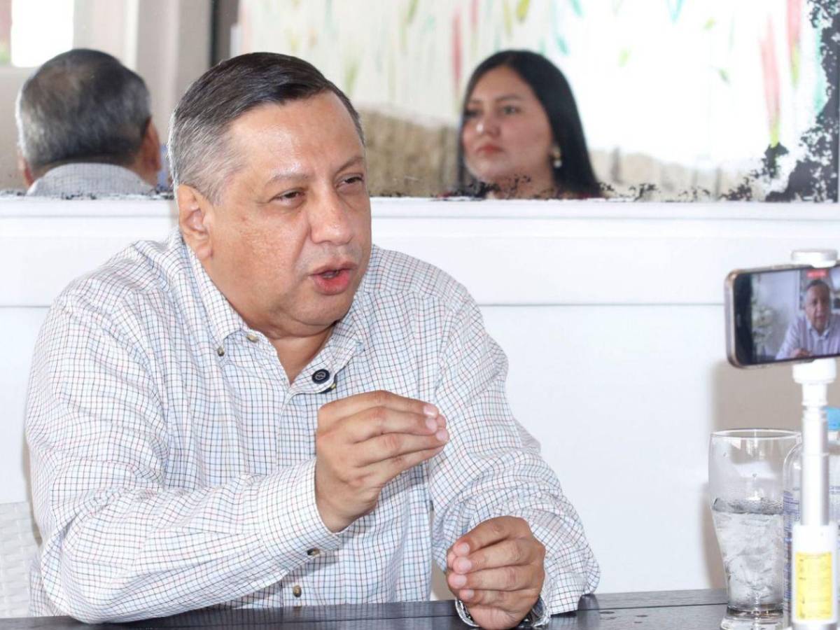 “Fue más que un maestro”: periodistas y estudiantes recuerdan con cariño a René Gavarrete