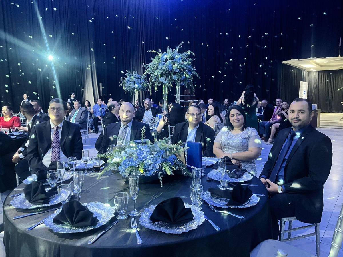 25 años de brindar soluciones financieras ágiles