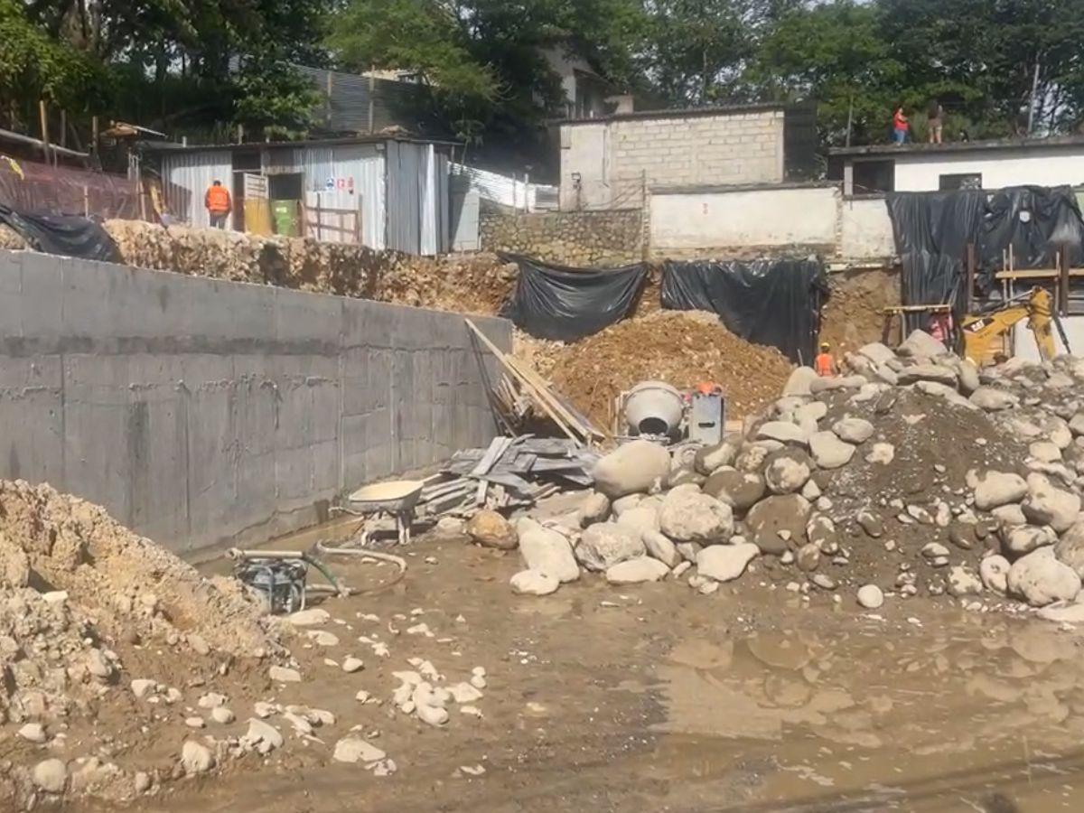 Tres personas quedan soterradas en Gracias, Lempira; confirman muerte de un obrero