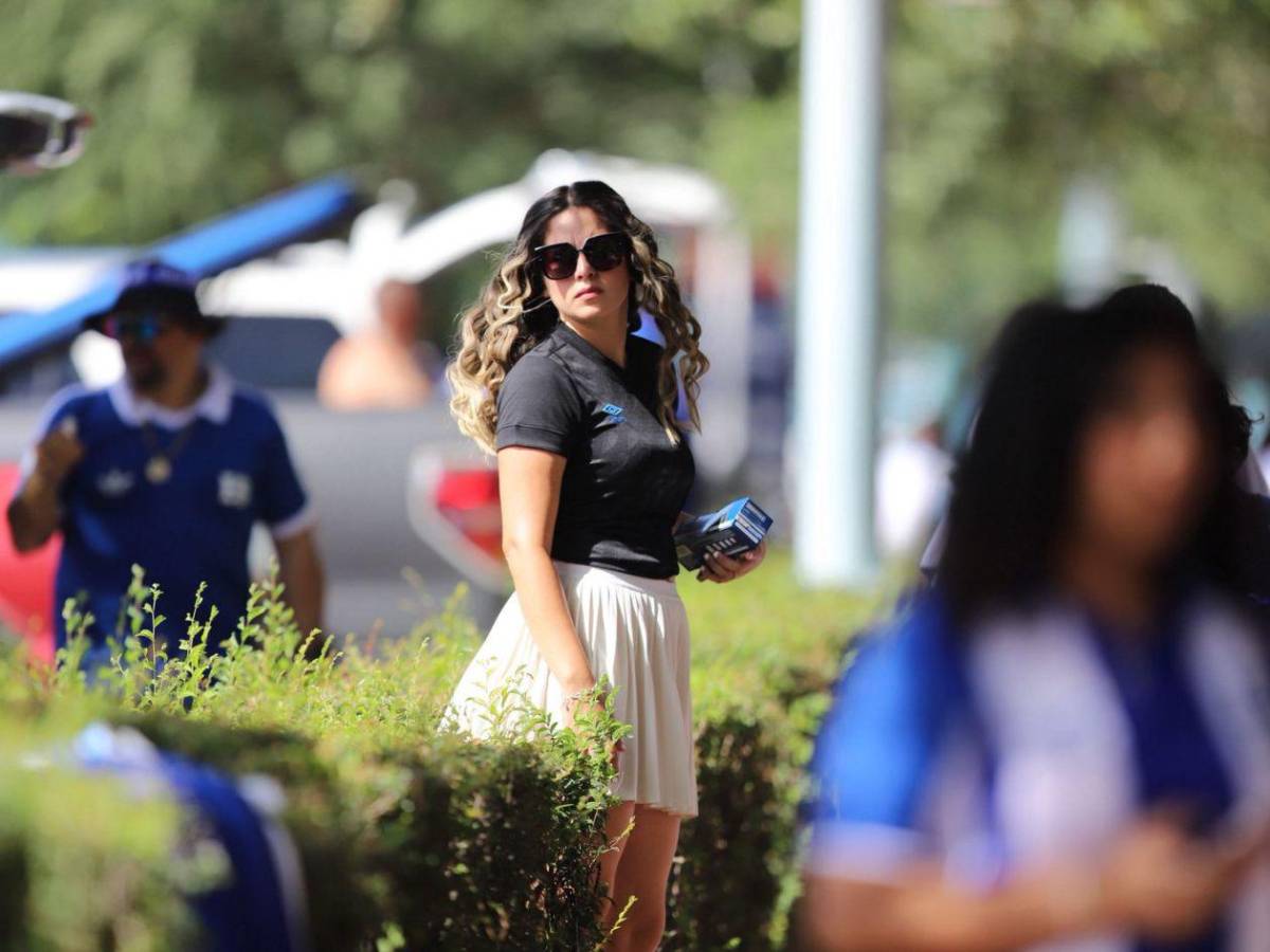 Honduras - El Salvador: Bellas chicas y curiosa petición a Palma