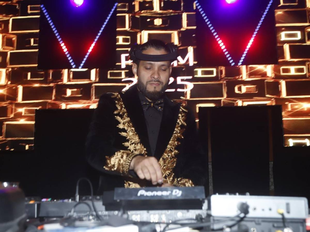 Seniors 2025 de la Santa María del Valle festejan su graduación