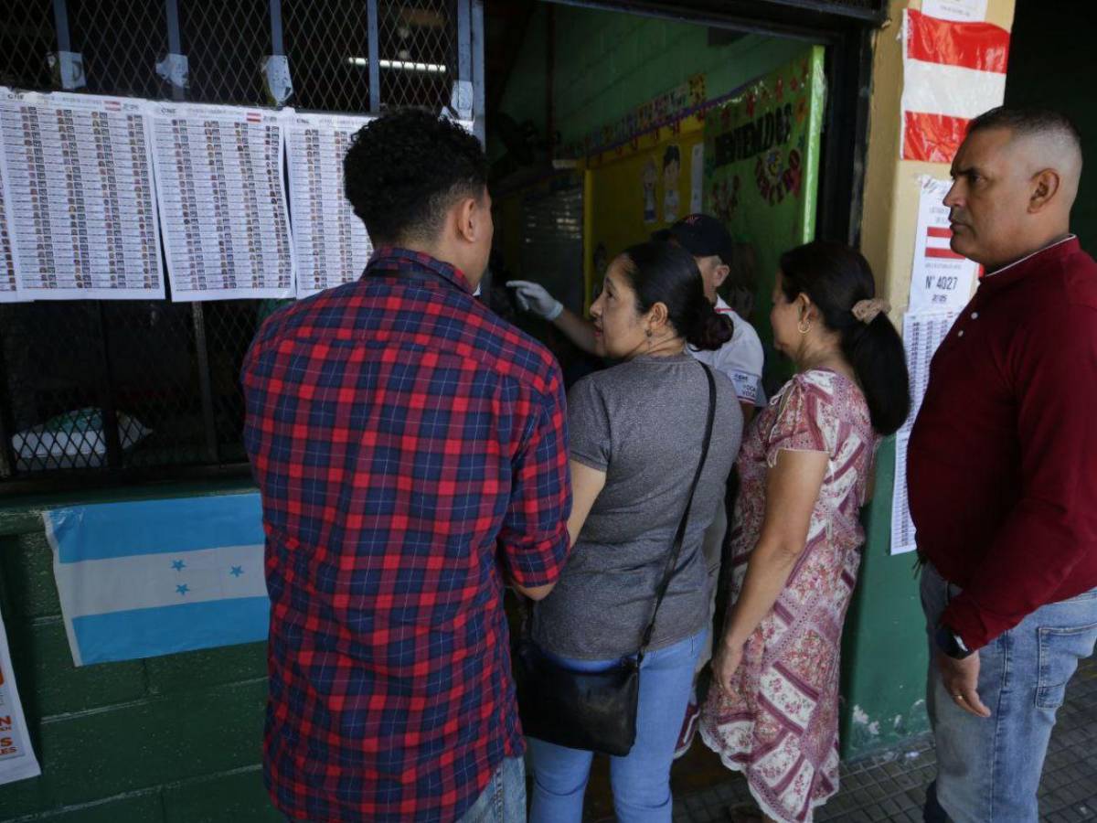 Seguidores de Libre y PNH casi se van a los golpes en centro de votación