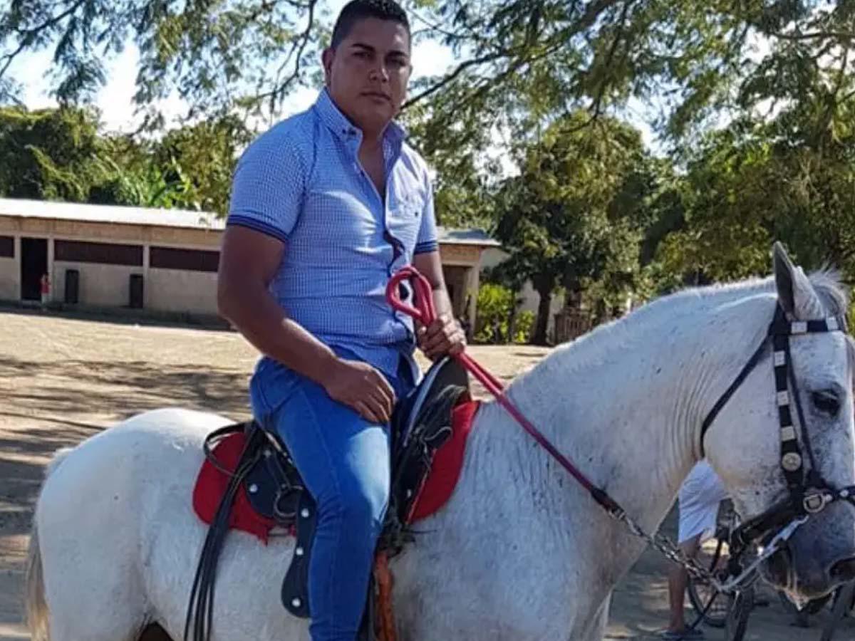 Reconocido caballista es asesinado a balazos por hombre que le pidió prestado el baño en su casa