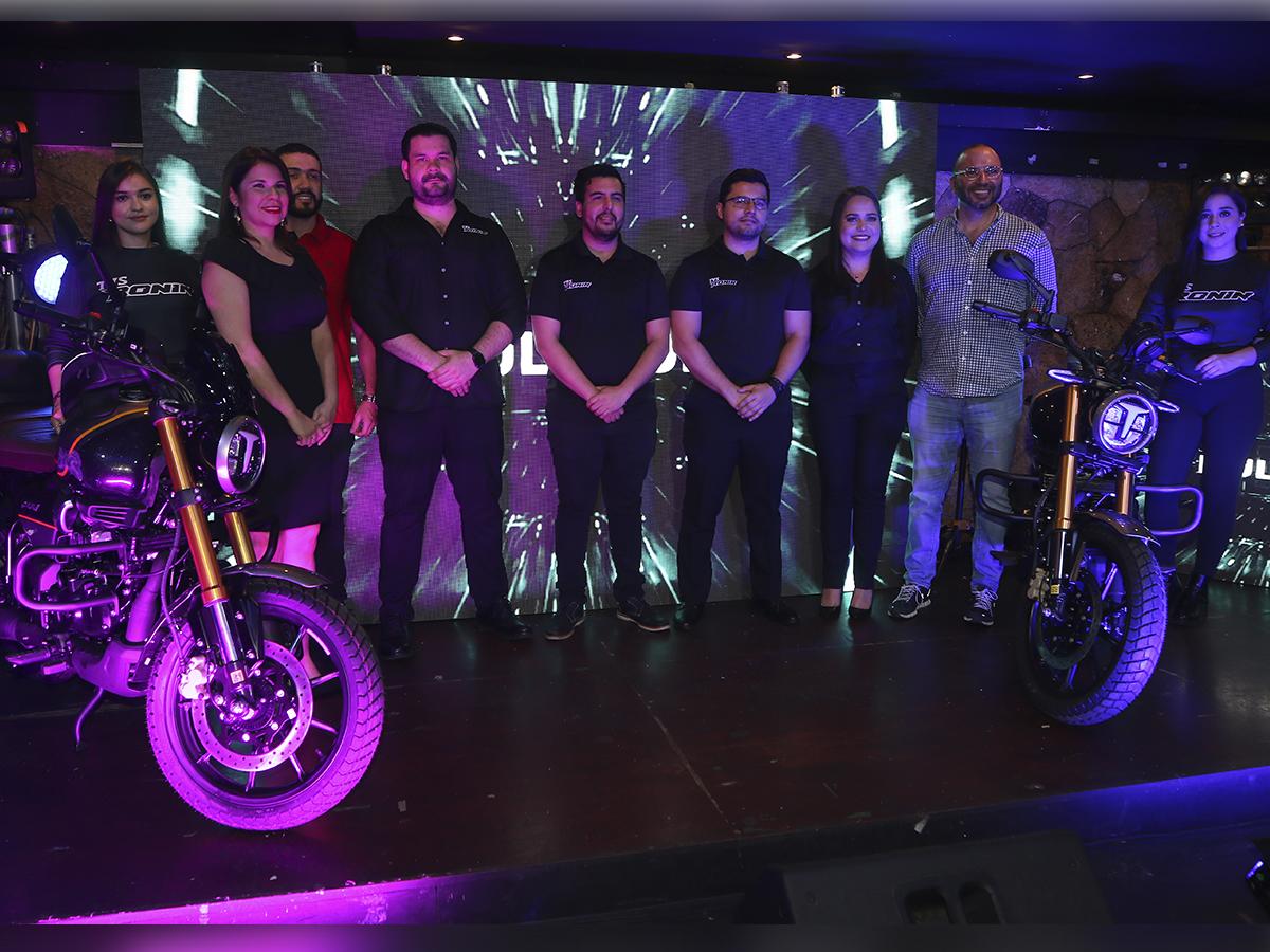 Motomundo y TVS Motor Company presentan la revolucionaria TVS Ronin en Honduras