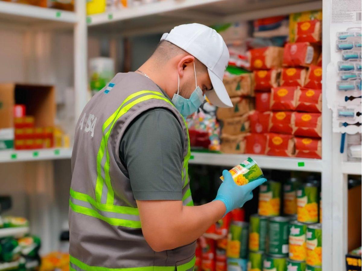 ¿Qué irregularidades detectó Arsa en negocios de alimentos y farmacias?