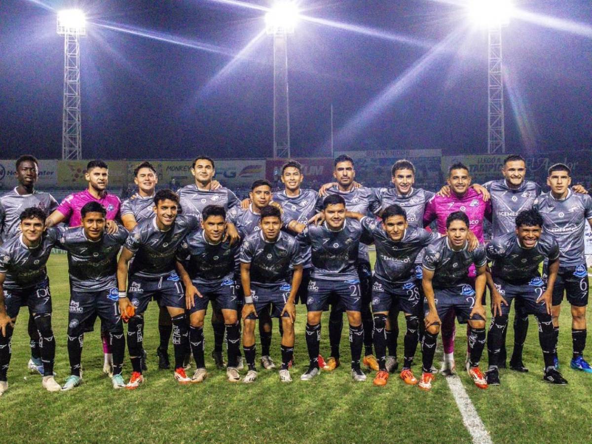 Futbolistas metieron mujeres a la concentración y todo termina en golpes