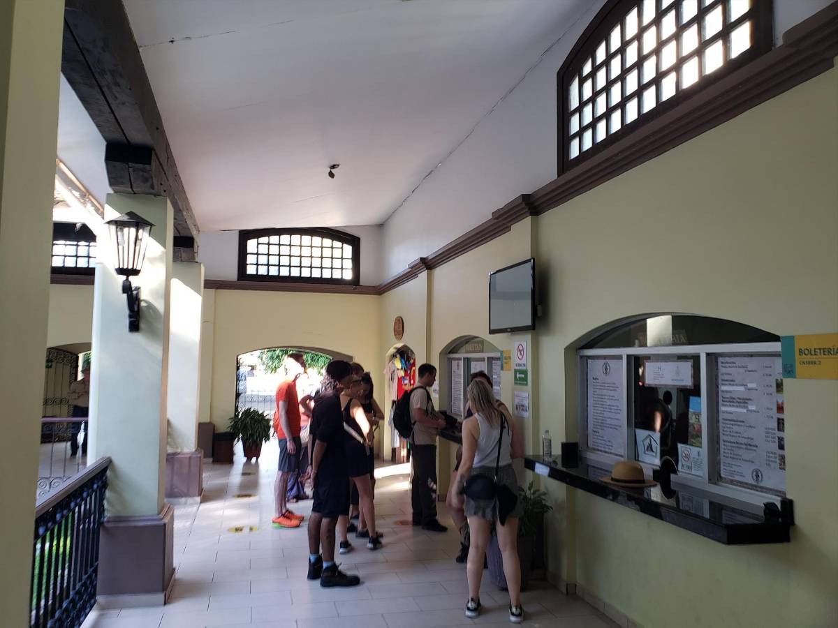 Más turistas extranjeros visitan sitios arqueológicos de Honduras