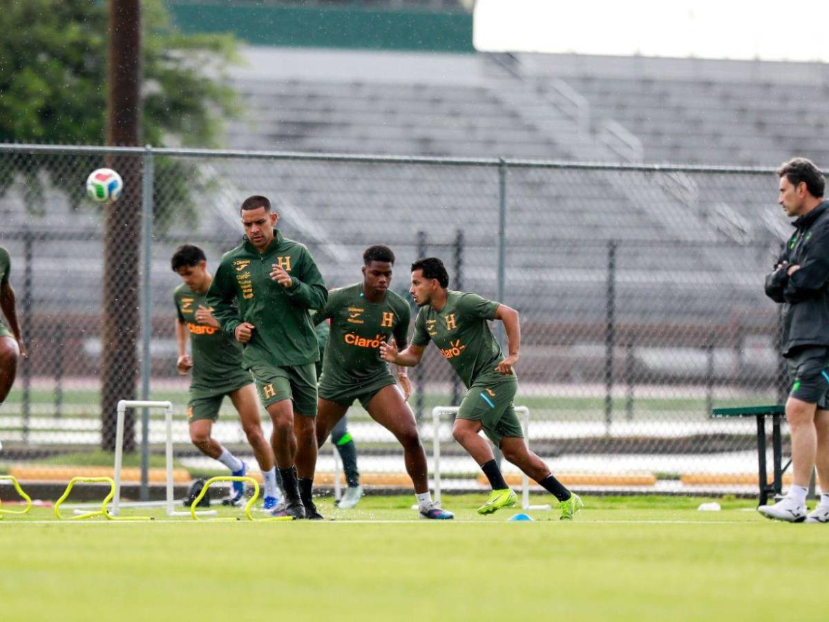 Invitado de lujo y alarma con Jorge Álvarez: así entrenó la Selección de Honduras