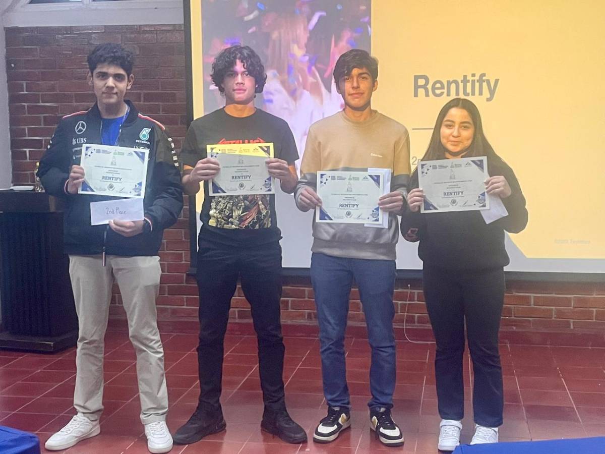 Así fue la fase final del “Startup Weekend Youth” de la EIS