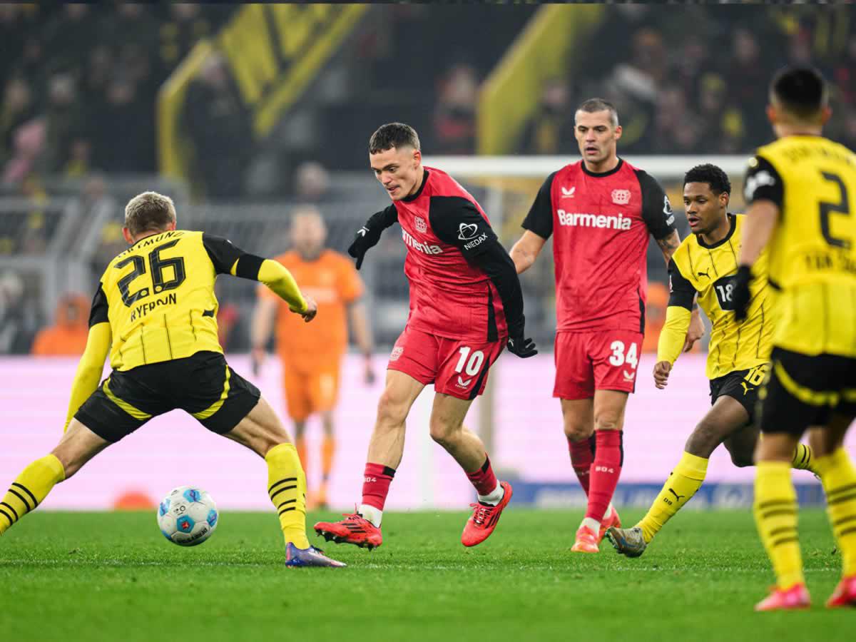 Florian Wirtz entró de cambio en el segundo tiempo por el goleador del partido Patrik Schick.