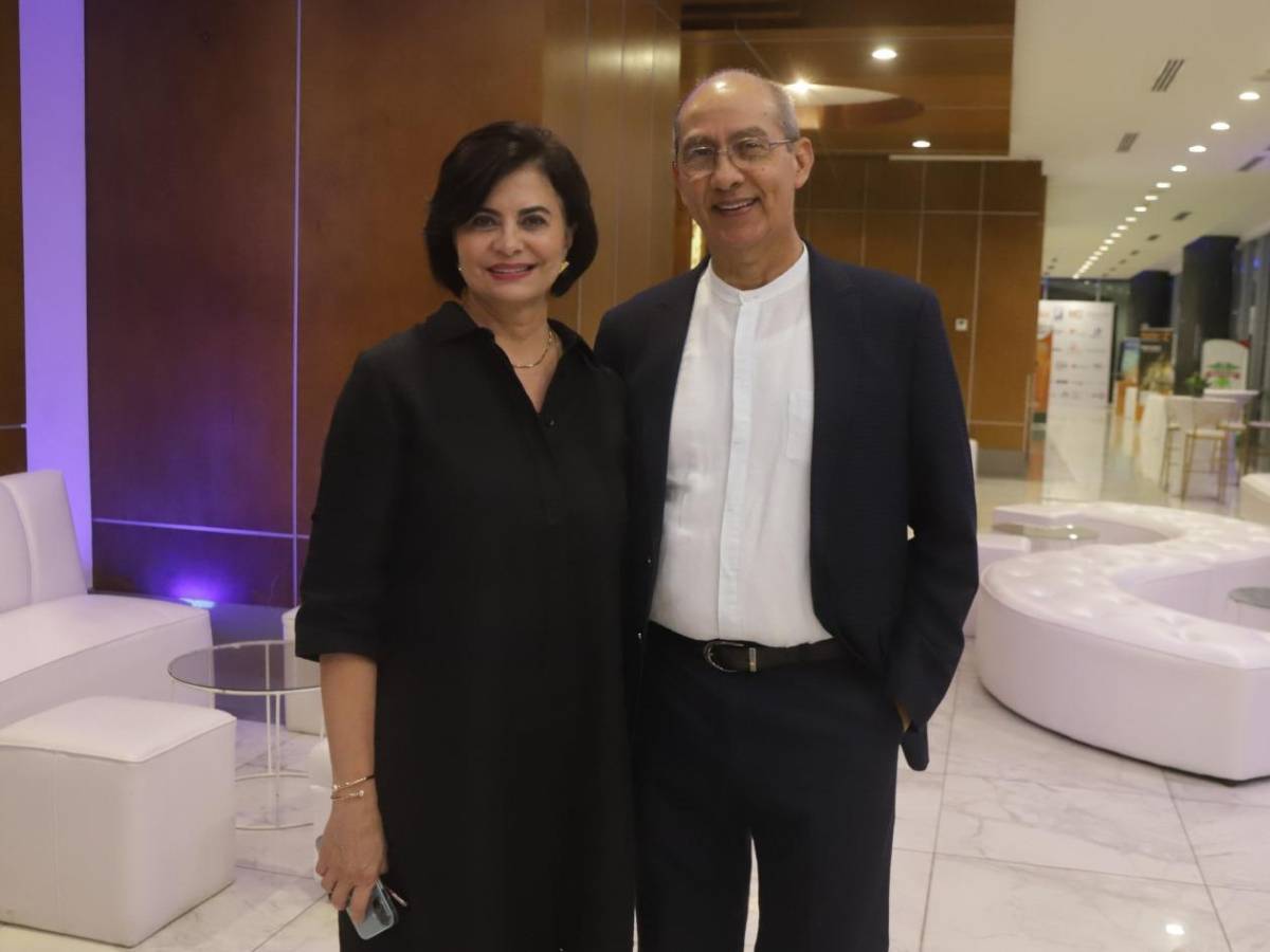 COMENAC 2025 rinde homenaje al Dr. Feizal Selman-Housein