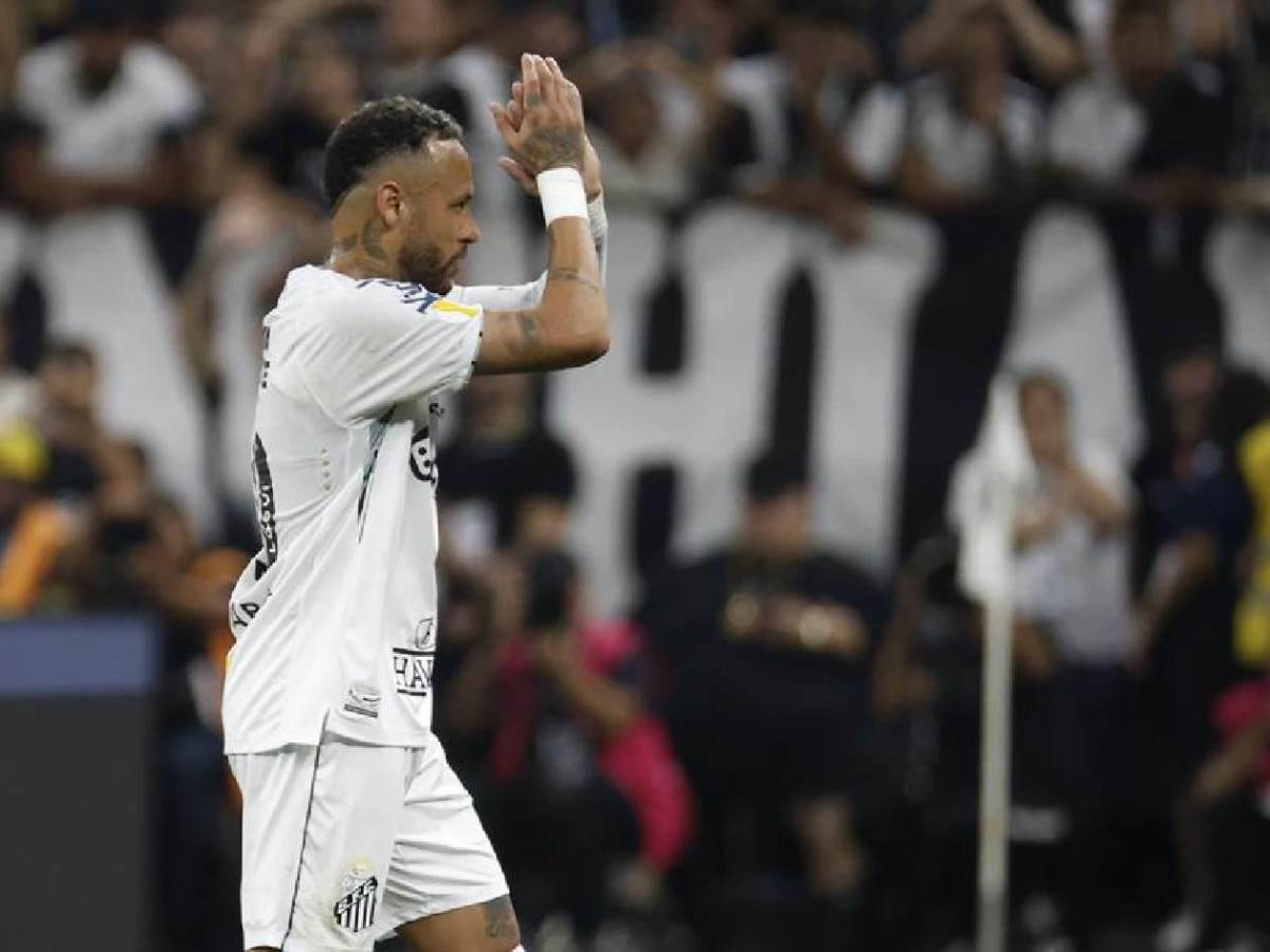 Neymar sufrió su primera derrota, su dura crítica en Brasil y gesto con Depay