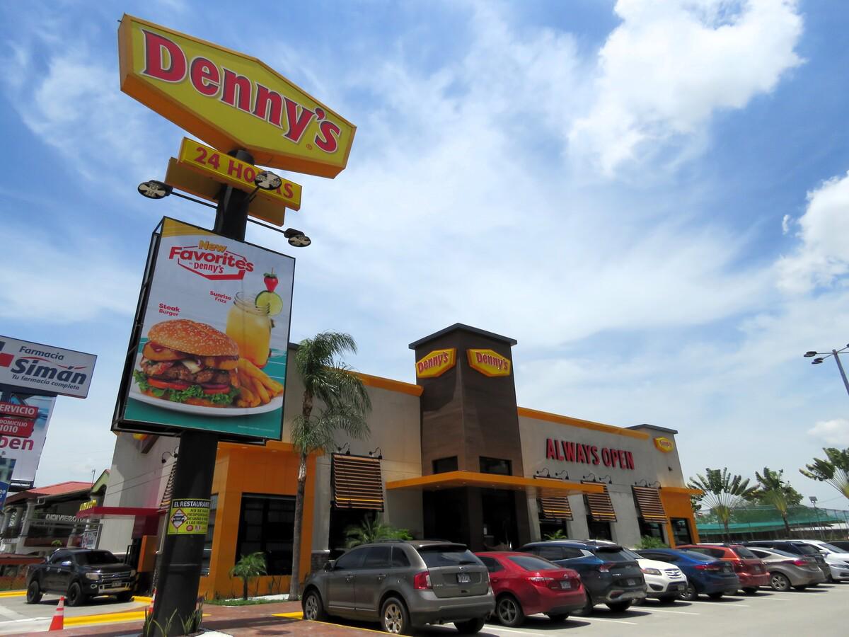 ¡Grupo Comidas presenta la renovación de Denny’s Jardines del Valle!