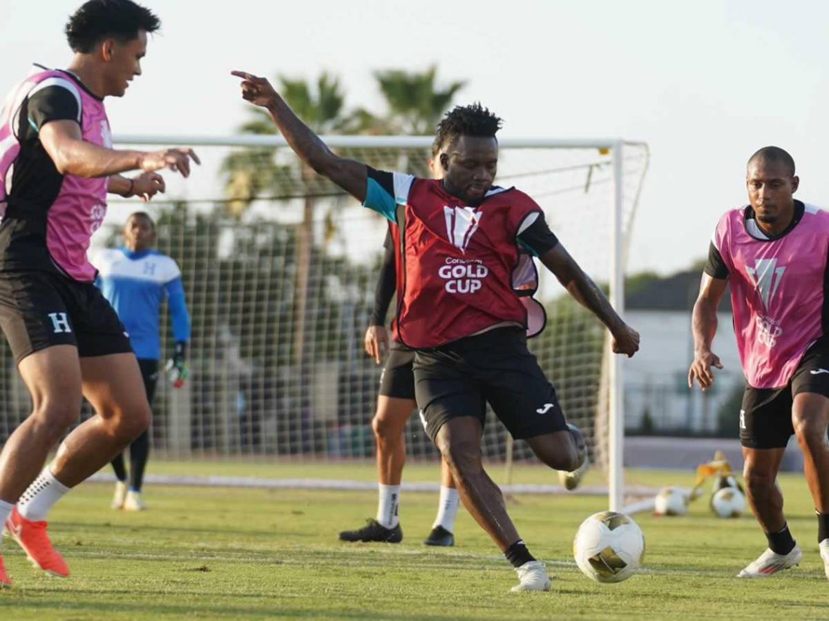 Rueda cambia medio equipo: el 11 titular de Honduras contra El Salvador en la Copa Oro