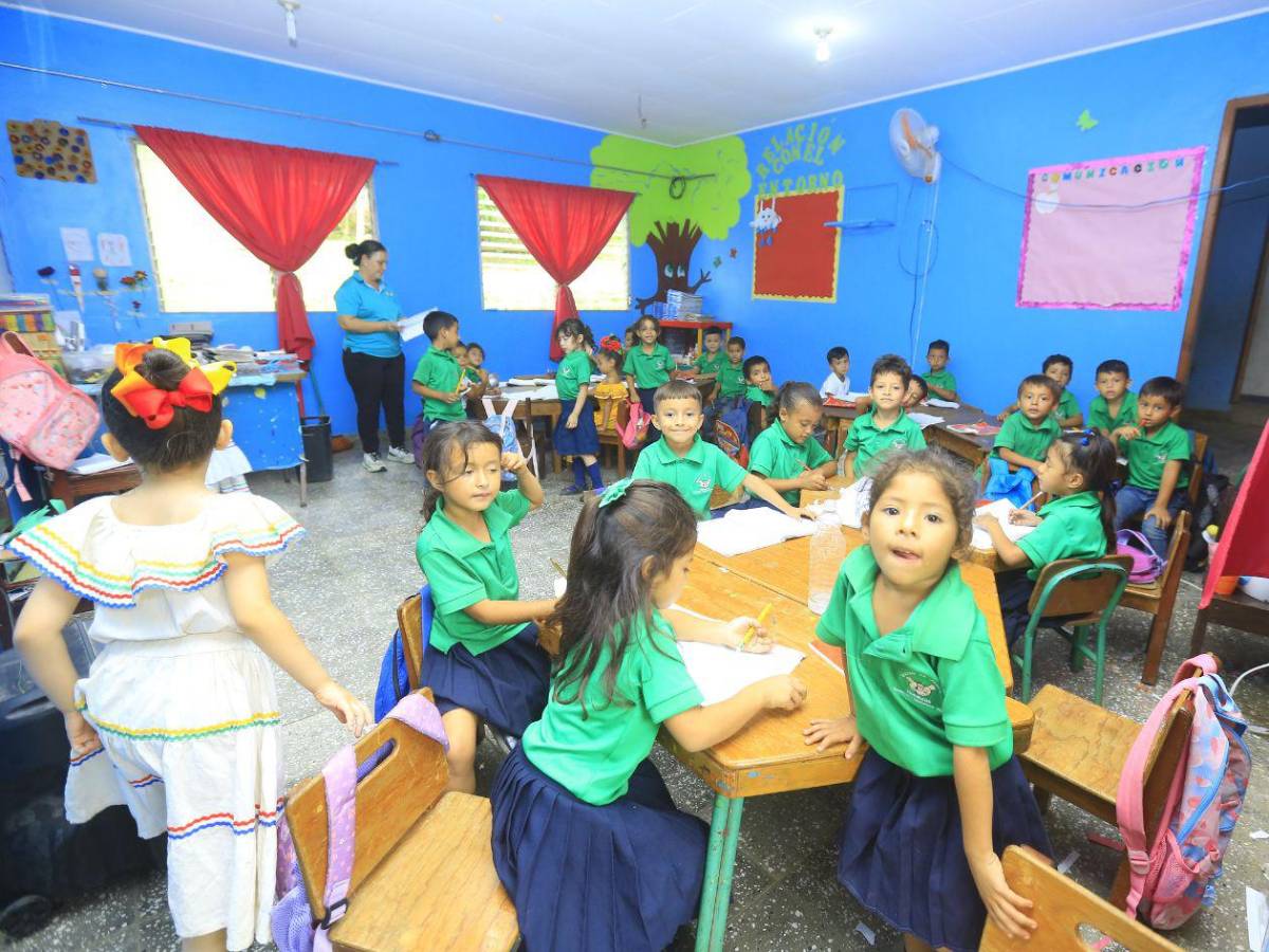 De la basura a los sueños, niños encuentran esperanza y educación en Brazos de Jesús