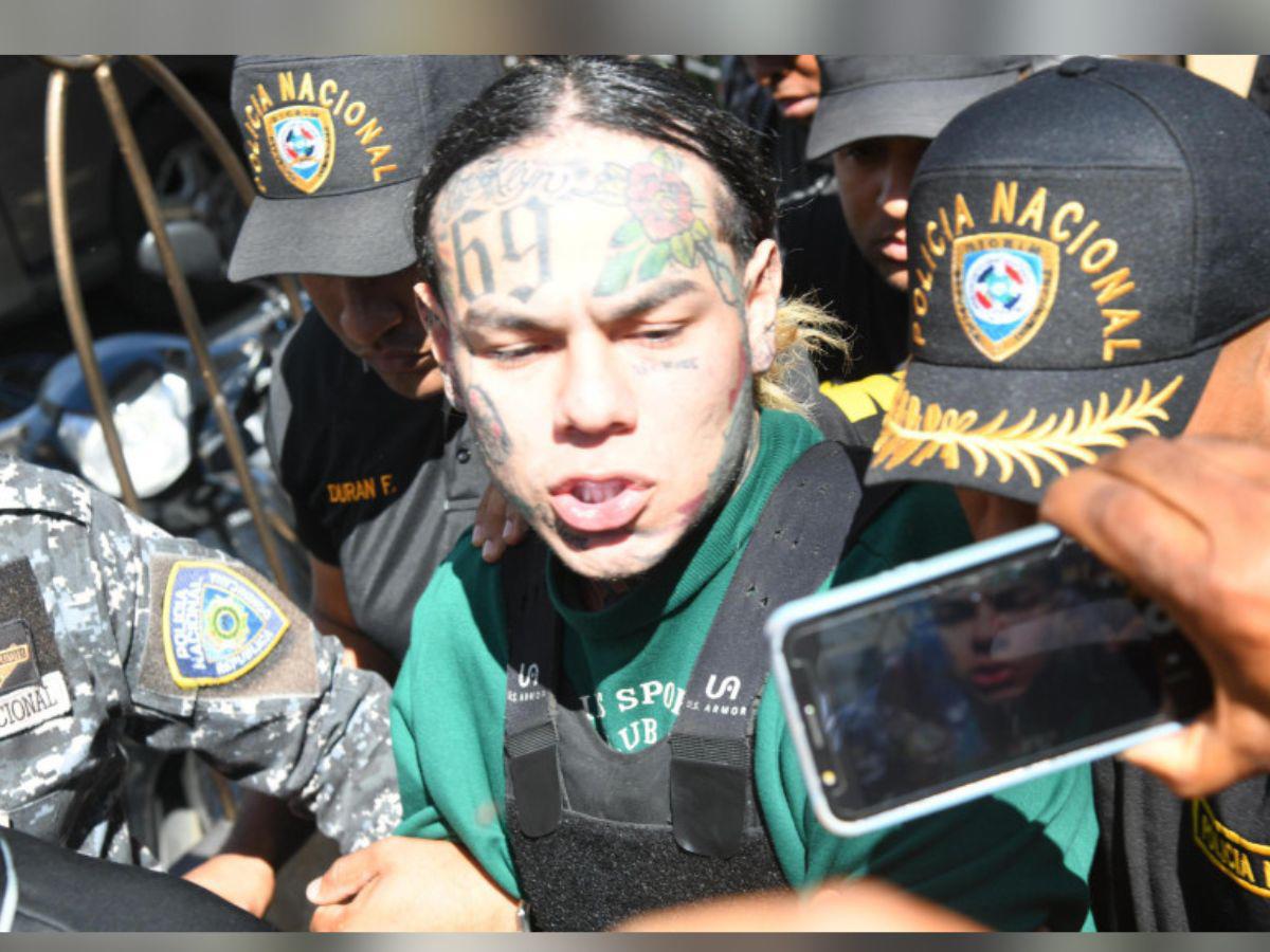 Tekashi 6ix9ine sale de la cárcel y presume autógrafo de Nicolás Maduro