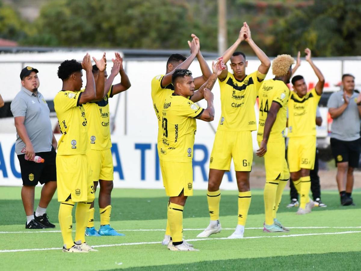 Real España celebra, Juticalpa cabizbajo, inesperado invasor y homenaje