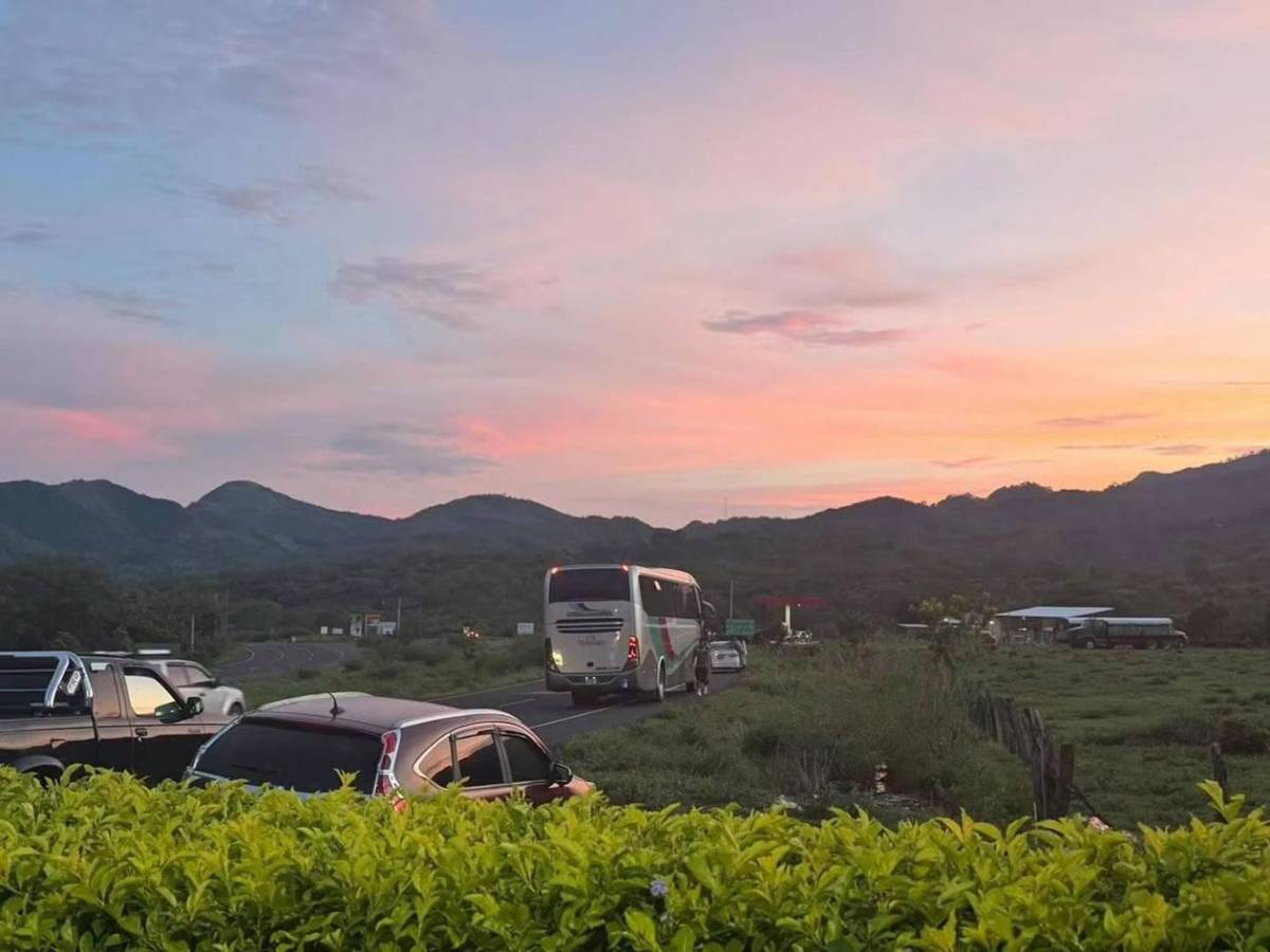 Marathón se lleva tremendo susto: sufre accidente en viaje a partido contra Lobos de la UPNFM