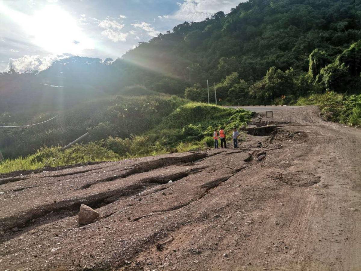Nueve peligrosas fallas presenta carretera hacia El Florido, Copán