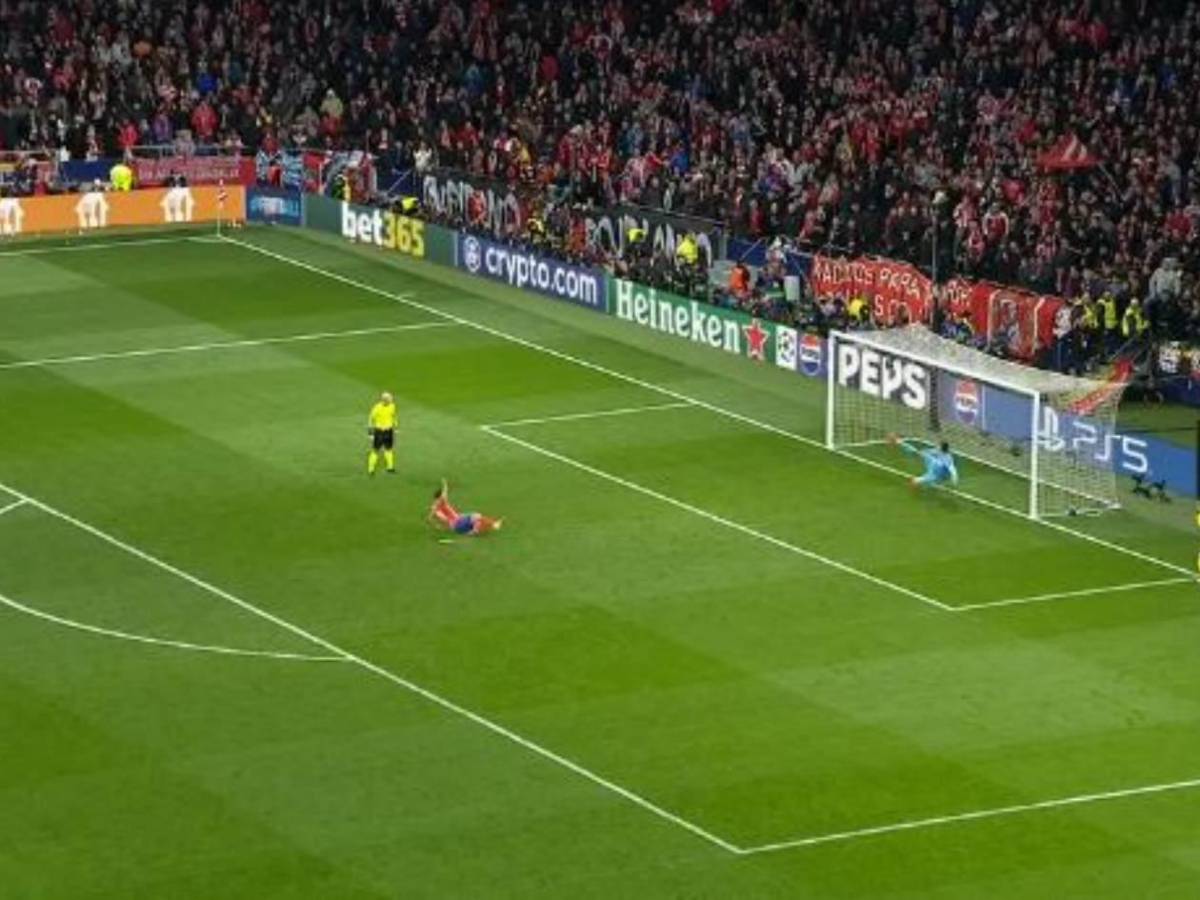 UEFA recibe fuerte denuncia por penal anulado a Julián Álvarez: editado