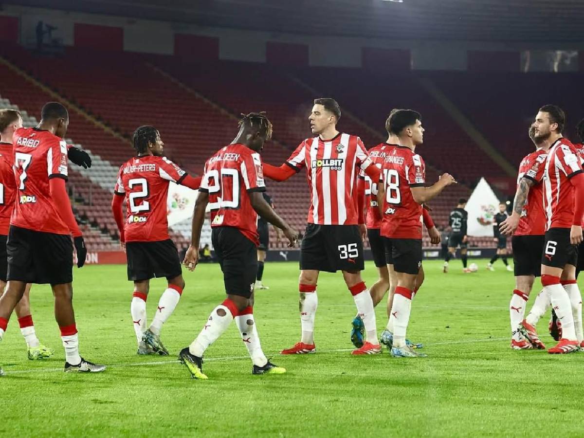 El peor equipo de la Premier desciende a falta de siete fechas; toman decisión