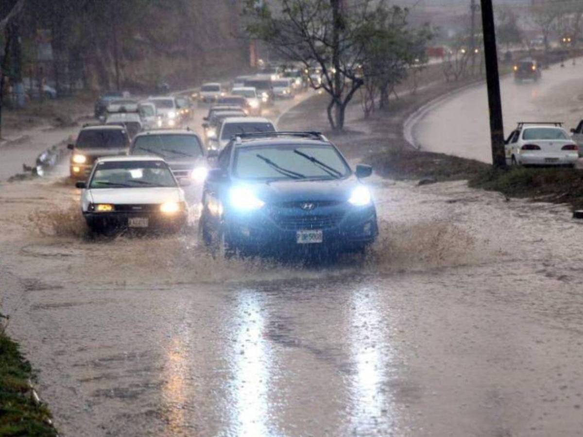 Video que muestra vehículos arrastrados por una inundación en Tegucigalpa fue generado con IA