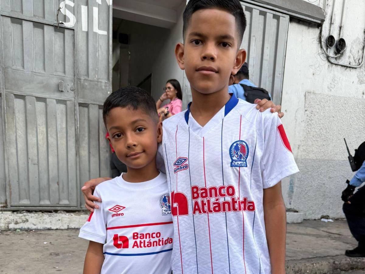 Fotos: gran ambiente, chicas e infiltrados en el Olimpia vs Platense