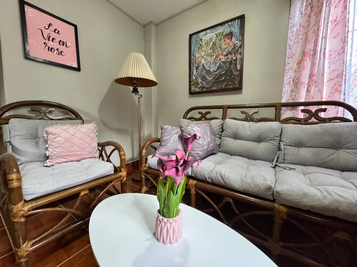 Don Ricardo ha restaurados las casas con sus propias manos.