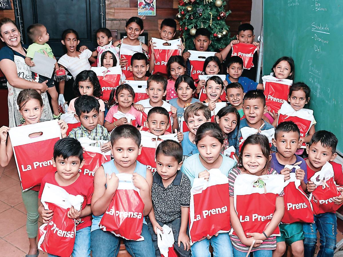 Grupo Opsa lleva juguetes a niños de comedor infantil