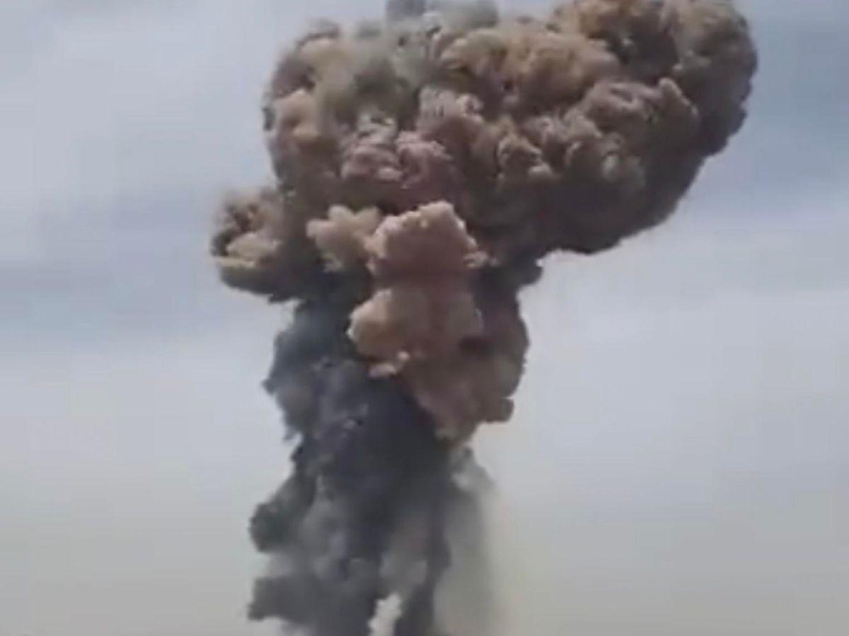 Masiva explosión causa cinco muertos y más de 500 heridos en un puerto de Irán