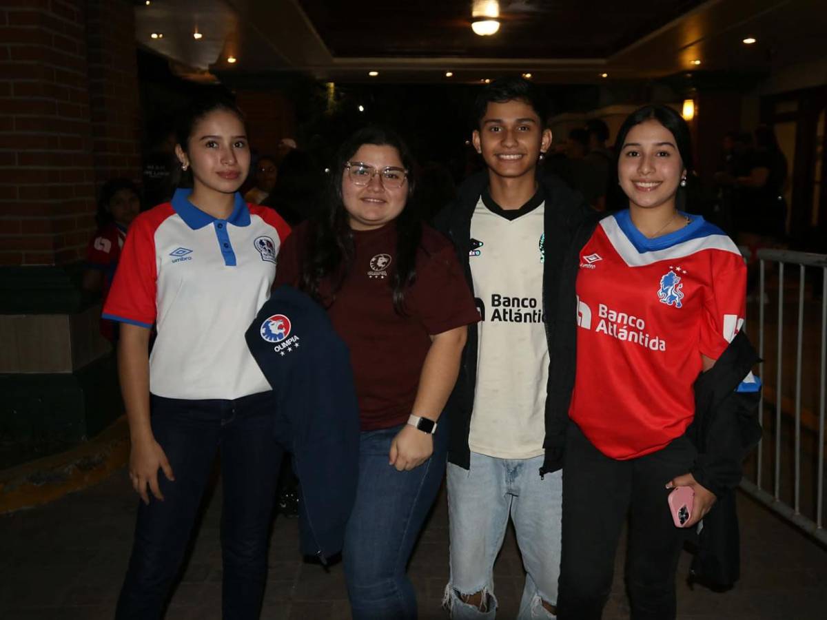 Espectacular banderazo de la afición del Olimpia y piden la Copa 40 ante Marathón