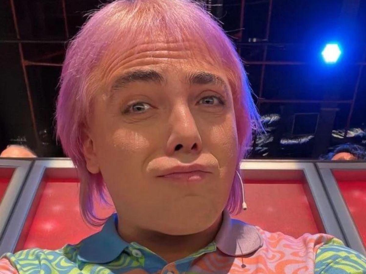 Cristian Castro se desnuda en pleno concierto y las críticas le llueven